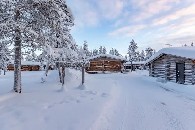 Kuukkeli Log Houses Porakka Inn