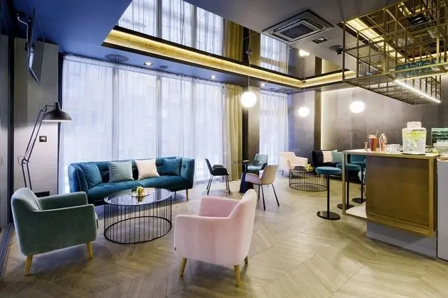 KViHotel Budapest - İç Mekan