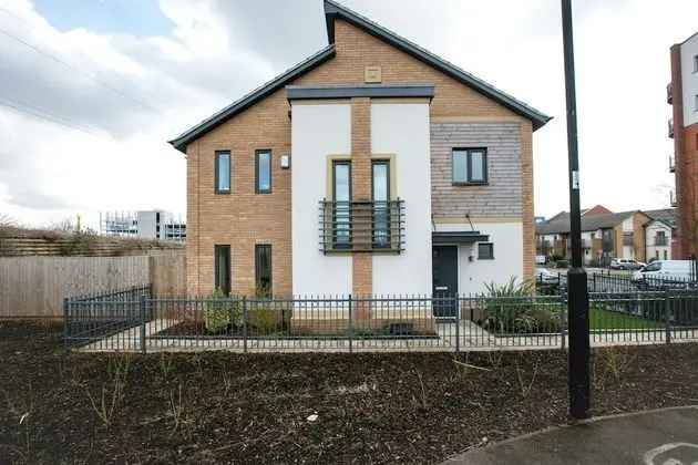 KVM - Quayside House