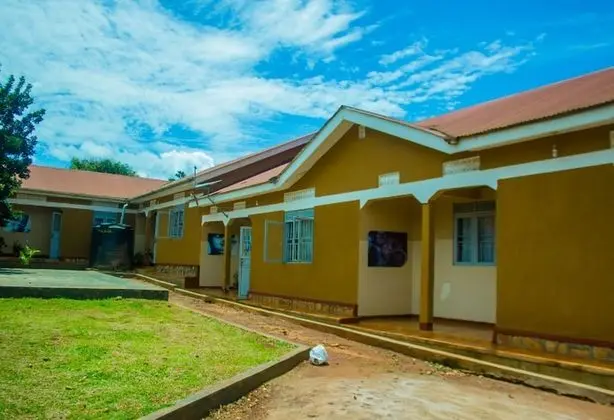 Kwezi Apartments