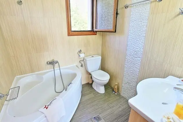 Villa Kyknos Large Private Pool Walk to Beach Sea Views A C Wifi Car Not Required Eco-friendl - 2329 - Banyo Tipleri