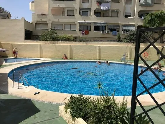 Kyo Verdiales Apartamento - Havuz