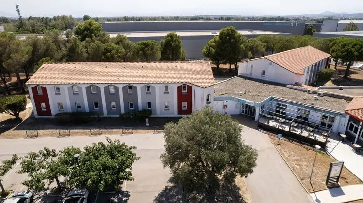 Kyriad Direct Perpignan – Aéroport - Dış Mekan