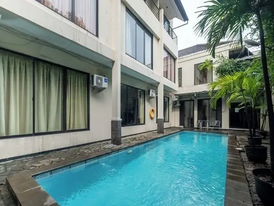 Kyriad Pejaten Suites - Havuz