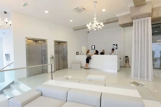 Kyriad Prestige Perpignan Centre Del Mon - Lobi