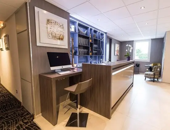 Kyriad Saint Quentin - Bar