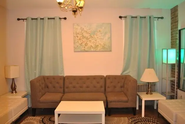 L 3 Downtown Newark Guesthouse - İç Mekan