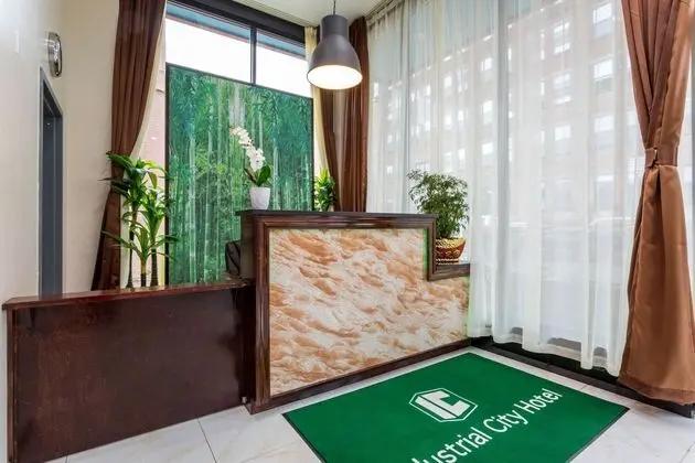 THE L HOTEL AN ASCEND HOTEL COLLECTION MEMBER - Lobi