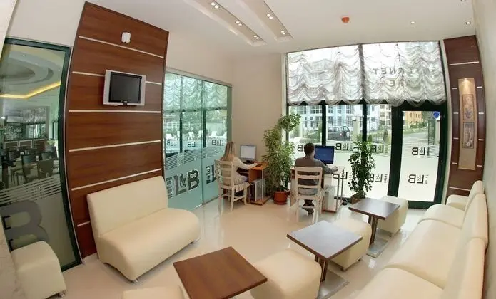 L&B Hotel - Lobi