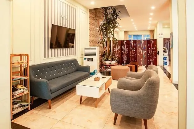 L&M Hotel
