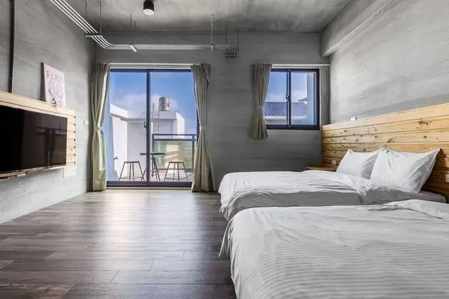 l-stack B&B