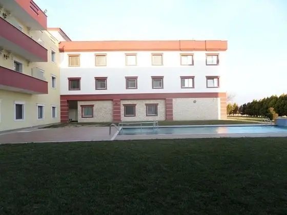 Hotel La Bella Bergama - Havuz