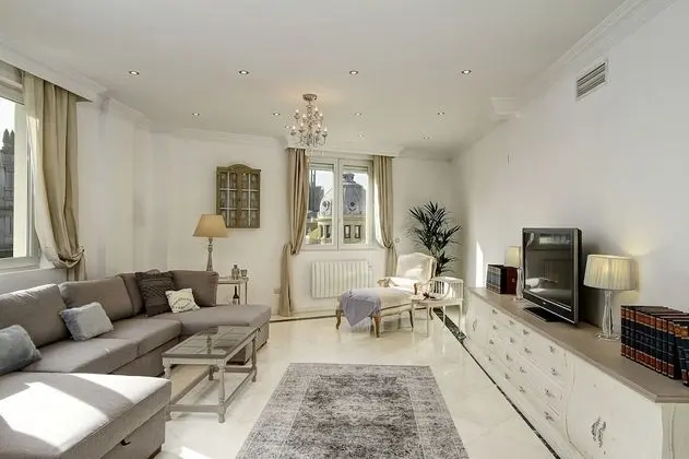 La Belle Epoque Luxury Granada Center