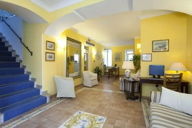 Hotel La Bougainville - Lobi