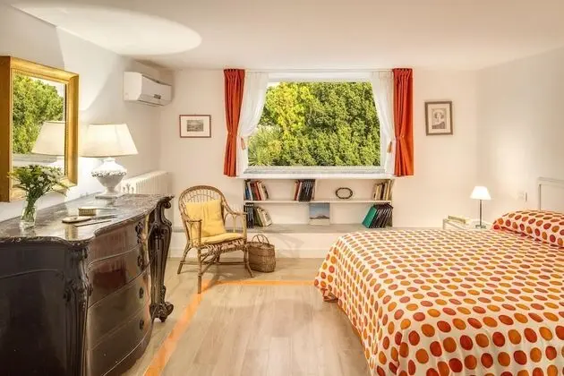 La Casa Bianca Charming Large 7 Bedrooms Villa With Pool and Garden in the Center - Oda