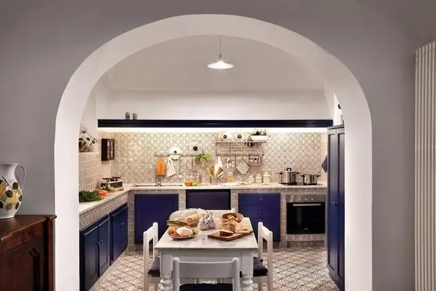 La Casa Bianca Charming Large 7 Bedrooms Villa With Pool and Garden in the Center - Oda