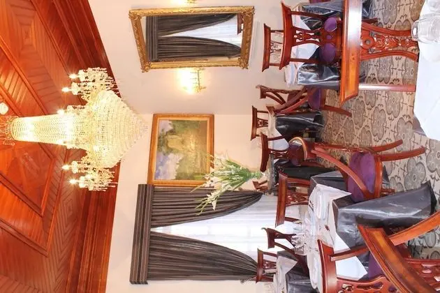 Hotel La Casa del Marques de Comillas - Yerinde Yemek