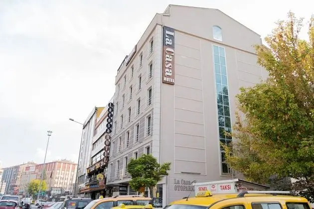 La Casa Hotel