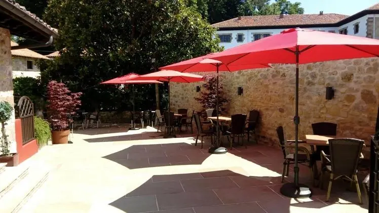 Hotel La Casona Del Revolgo - Dış Mekan