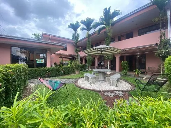 LA CHOZA INN