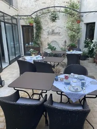 La Cour Carree - Yerinde Yemek