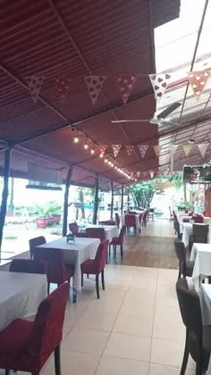 Hotel La Cueva De Limón - Yerinde Yemek