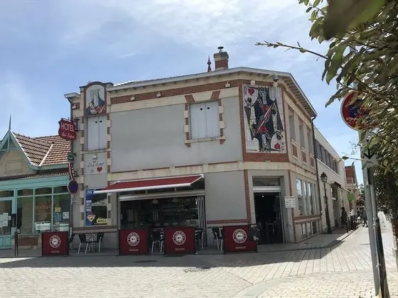 La dame de coeur - Dış Mekan