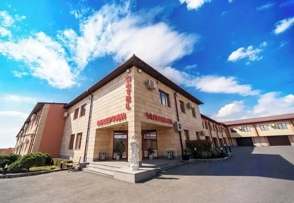 La Defense Hotel Yerevan