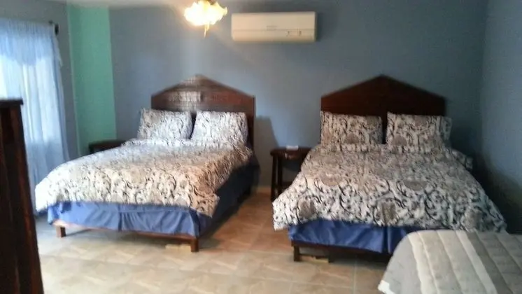 La Delphina B&B Bar and Grill Hotel - Oda