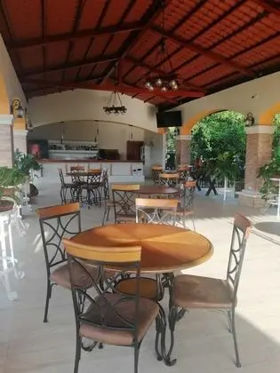 Hotel La Estancia - Yerinde Yemek