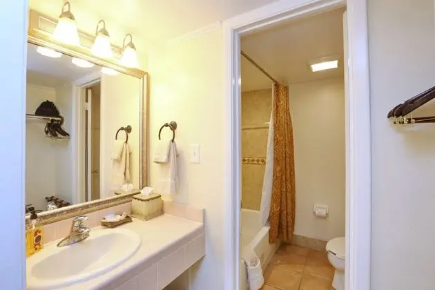 La Fiesta Ocean Inn And Suites