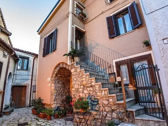 La Finestra Sui Cento Portali