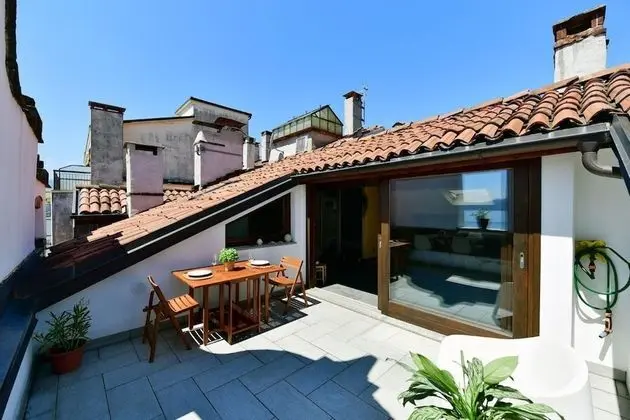 La Finestra sul Lago Luxurious Apartment Furnished With Taste and Elegance in Verbania