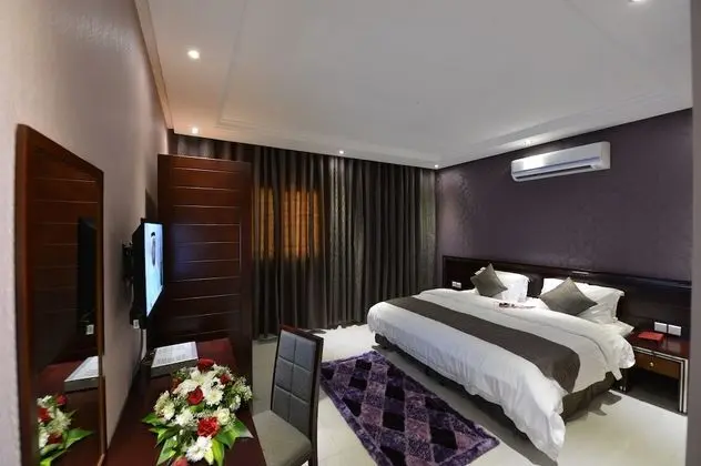 La Fontaine Al Shorouq Suites