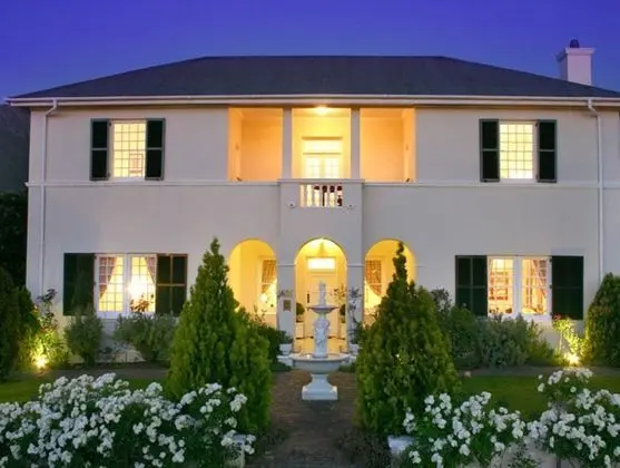 La Fontaine Guest House