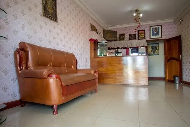 La Grand Chez Johnson Hotel Muyenga - Lobi