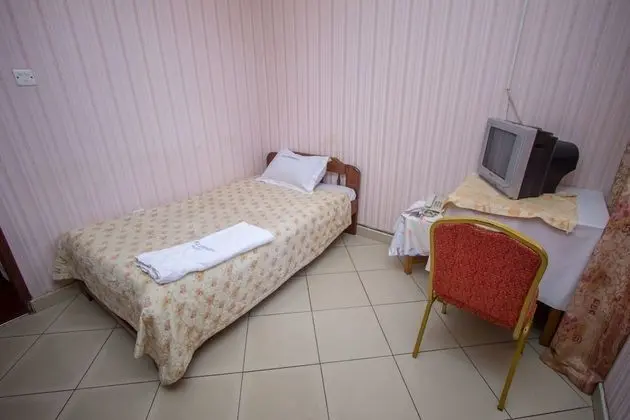 La Grand Chez Johnson Hotel Muyenga - Oda