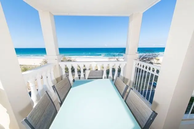 La Grande Apartments Broadbeach - Plaj
