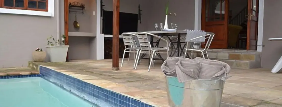La Gratitude Guest House - Havuz