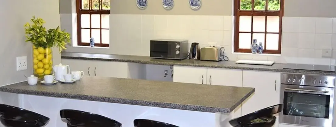 La Gratitude Guest House - Mutfak