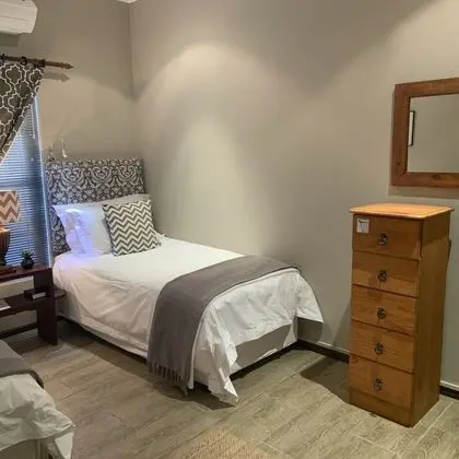 La Gratitude Guest House - Oda