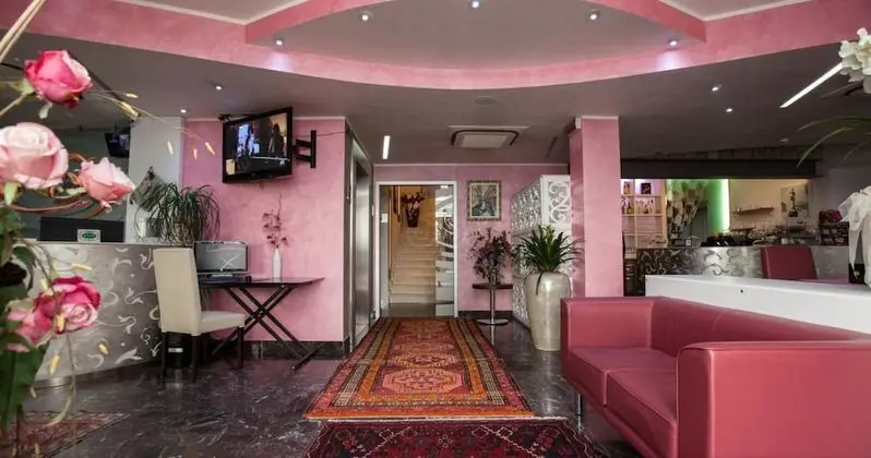 La Grotta Hotel - Lobi