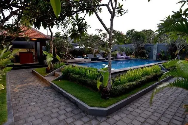 La House Apartment - Havuz