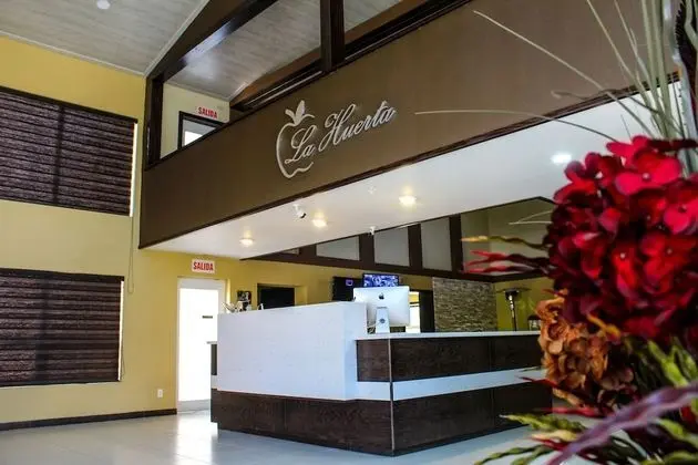 La Huerta Inn & Suites - Lobi