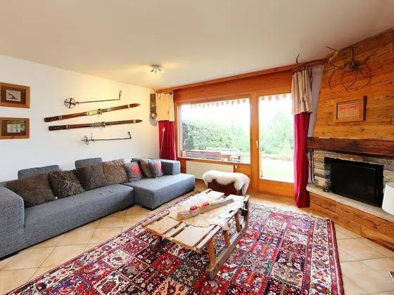 La Joie Lens in Lens