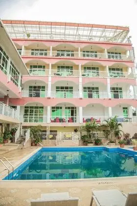 LA JOIE PLAZZA HOTEL