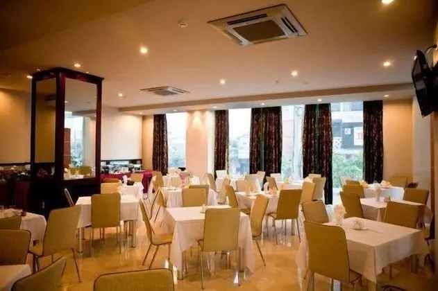 La Lanette Hotel Hue - Yerinde Yemek