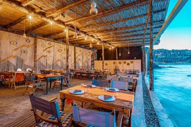 La Local Beach Hotel Yalıkavak - Yerinde Yemek