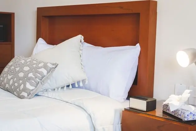 La Lola Hotel & Suites - Oda