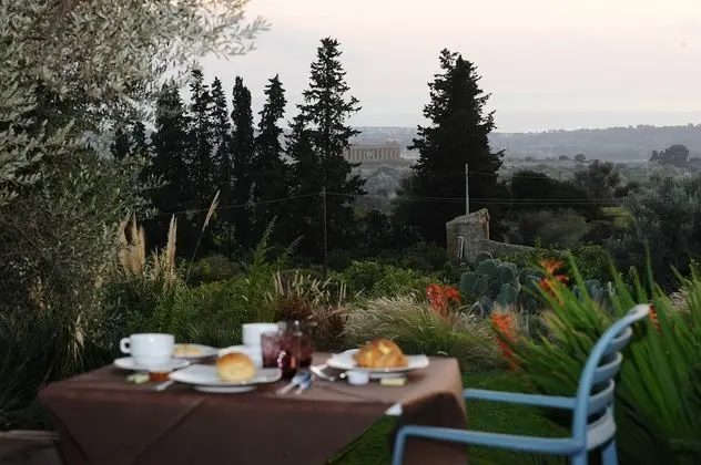 Villa La Lumia B&B Suites & Apartments - Yerinde Yemek
